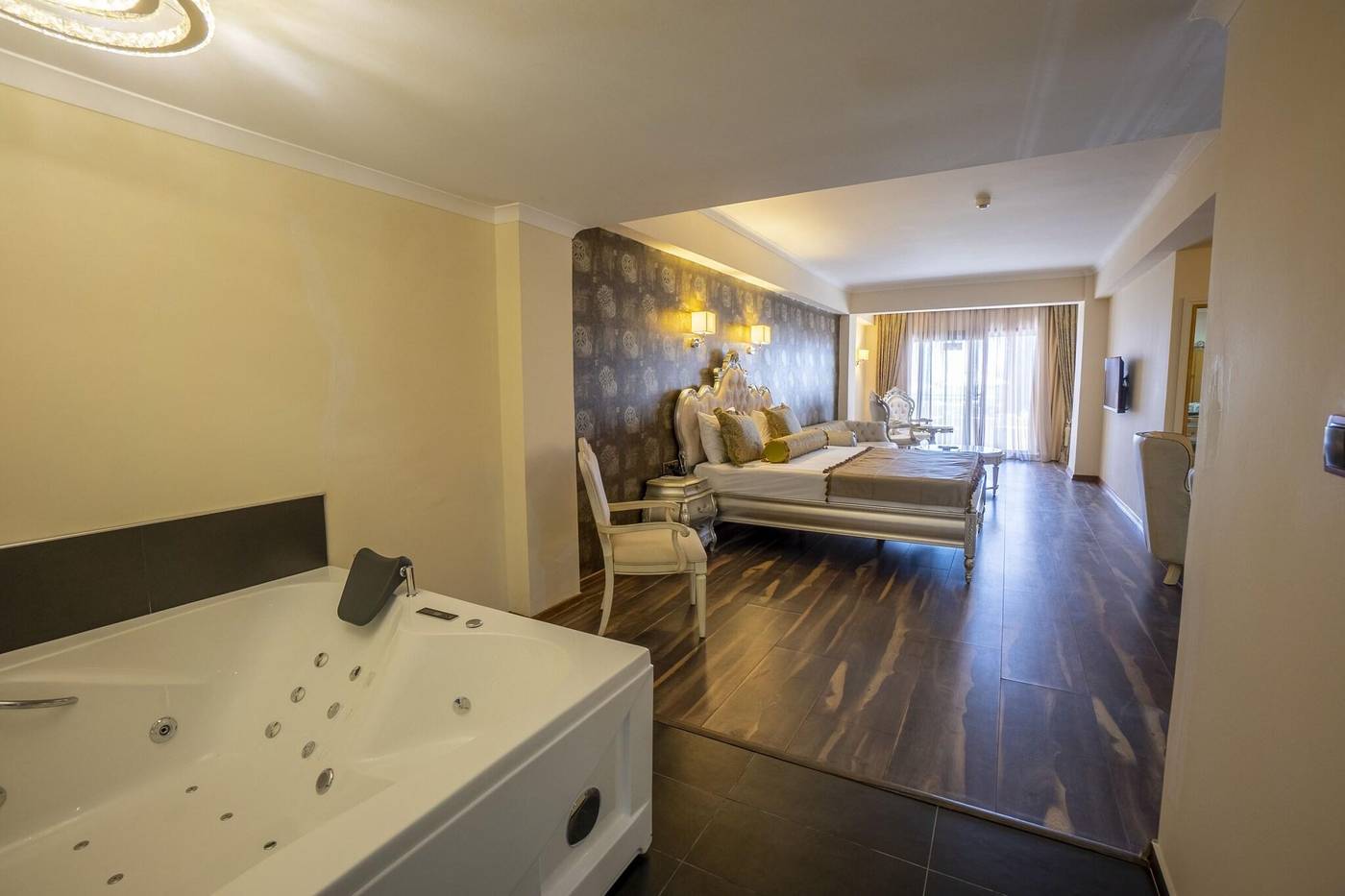 Azka-Otel-Sports-and-Entertainment-79