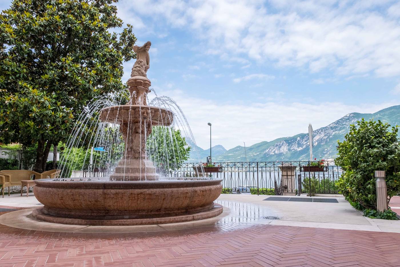 Garda Family House-Italy-CASTELLETTO DI BRENZONE-Terrace-3