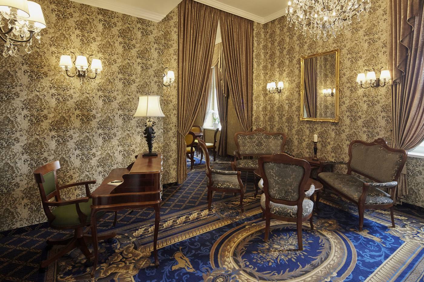 Mystery-Hotel-Budapest-Room-7