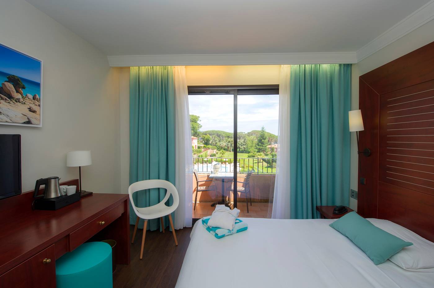 Les-Jardins-de-Sainte-Maxime-Room-13