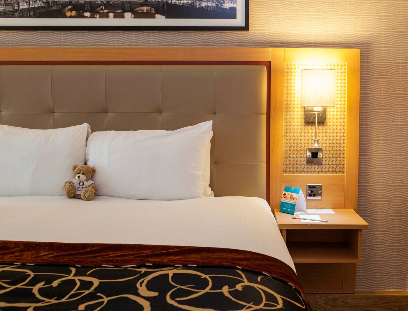 Clayton-Hotel-Cardiff-Lane-General-view-27