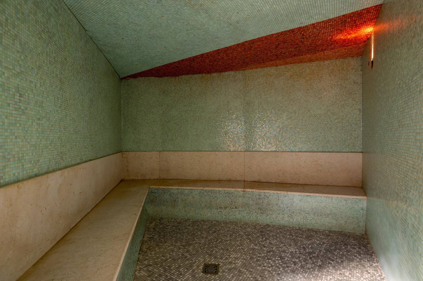 Sesimbra-Oceanfront-Hotel-Sports-and-Entertainment-40