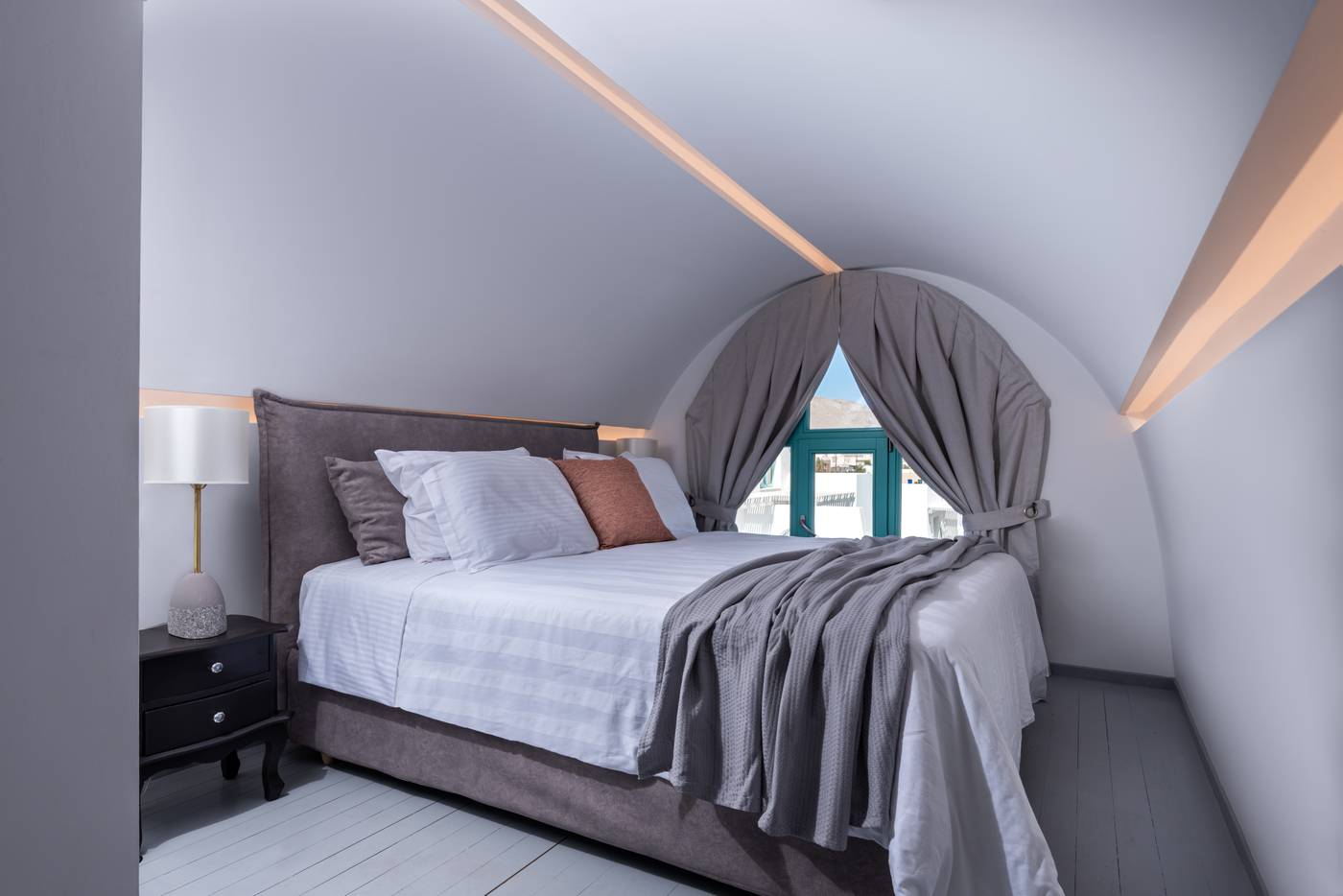 Santa Irina Luxury Sunny Lofts-Greece-Santorini-Room-7