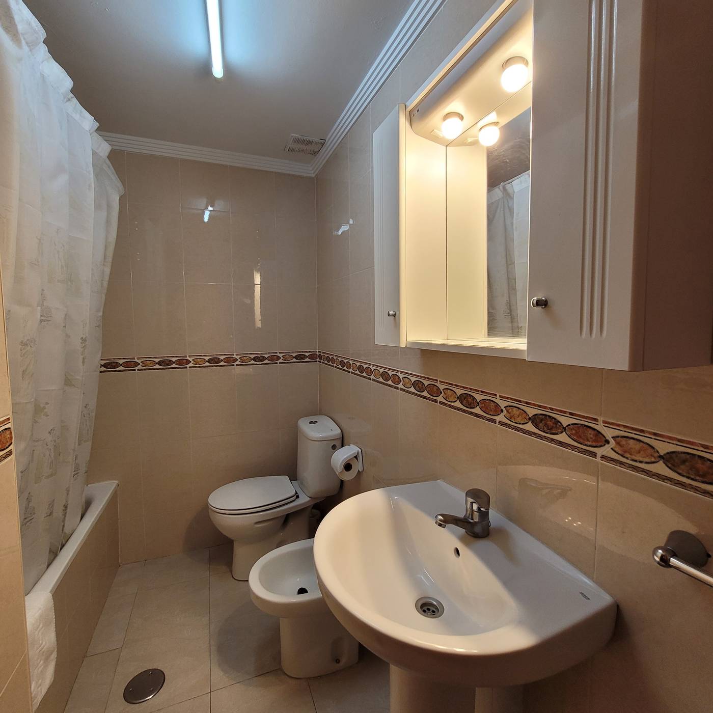 Europa-Center-Room-15