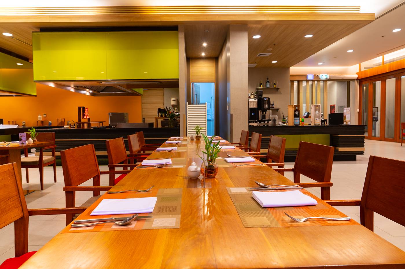 Holiday-Inn-Resort-Phuket-Mai-Khao-Beach-Restaurant-48