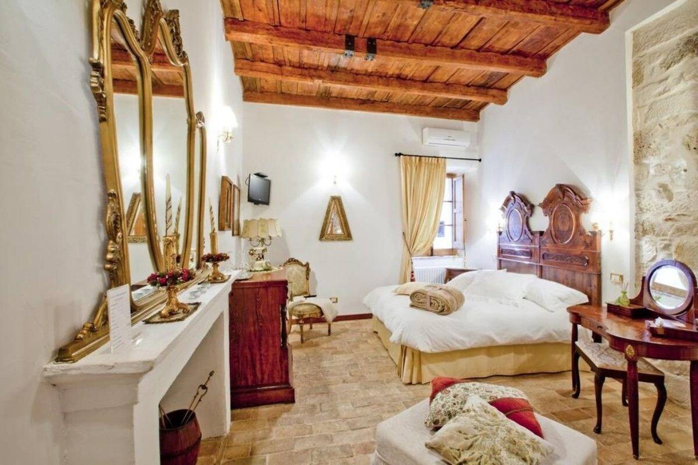 B&B Il Marchese Del Grillo-Italy-SULMONA-Room-1