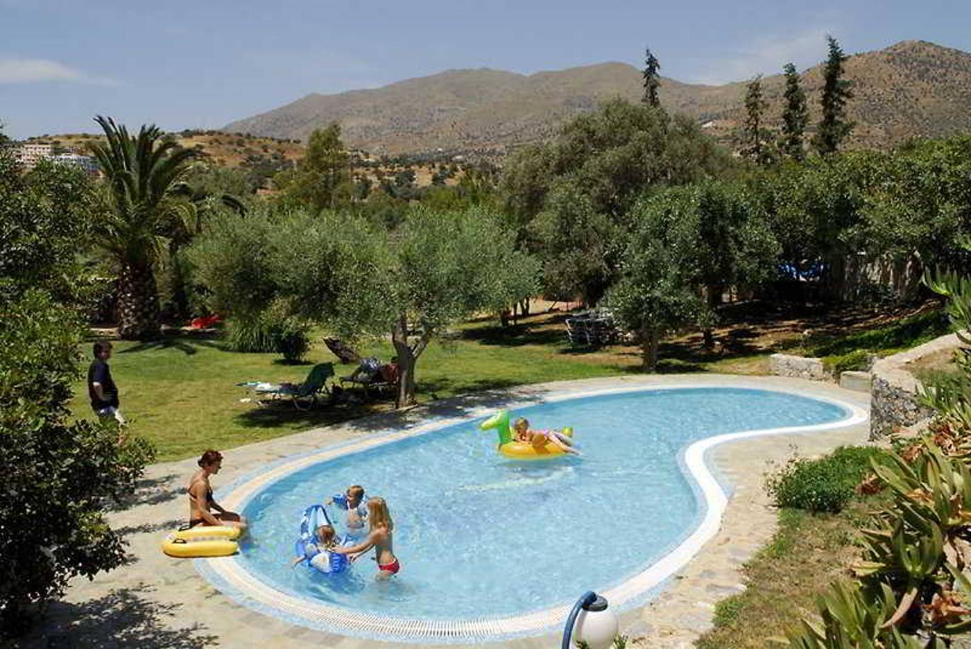 Irini-Mare-Pool-1