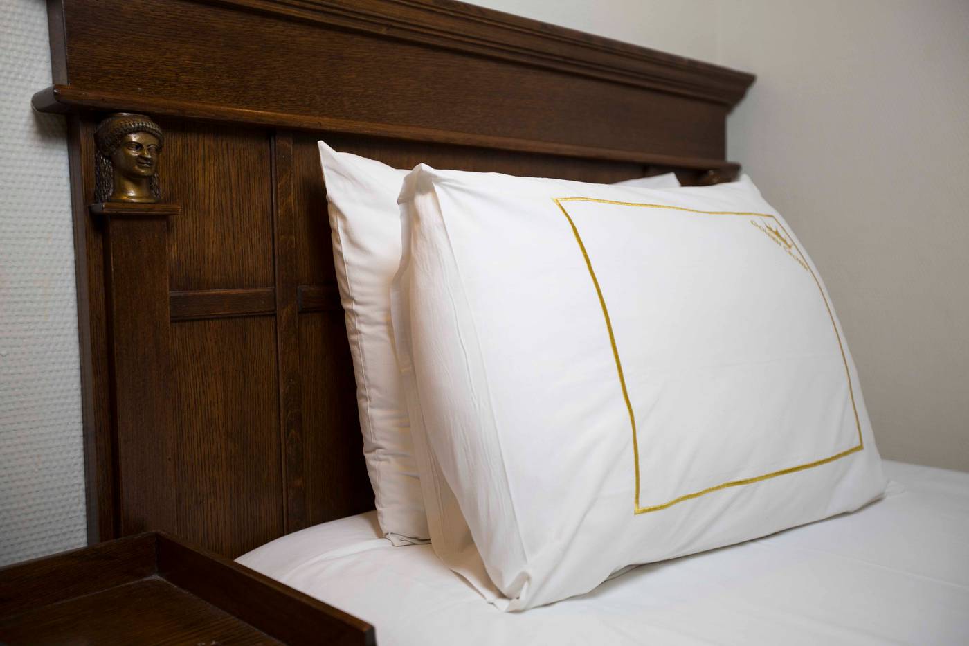 Golden-Crown-Room-32