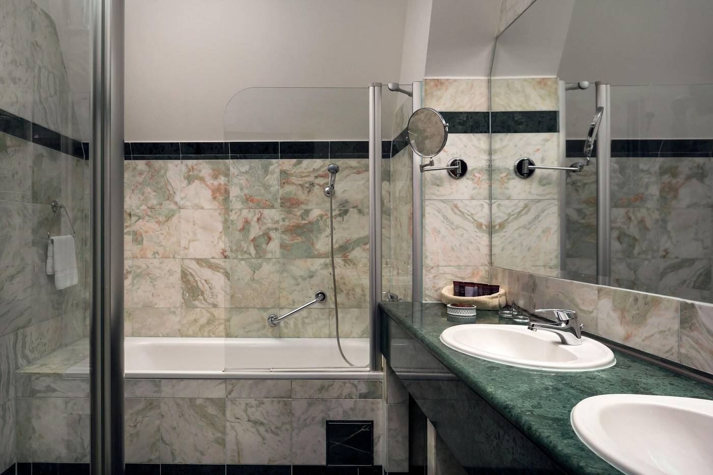 Grand-hotel-Praha-Room-39