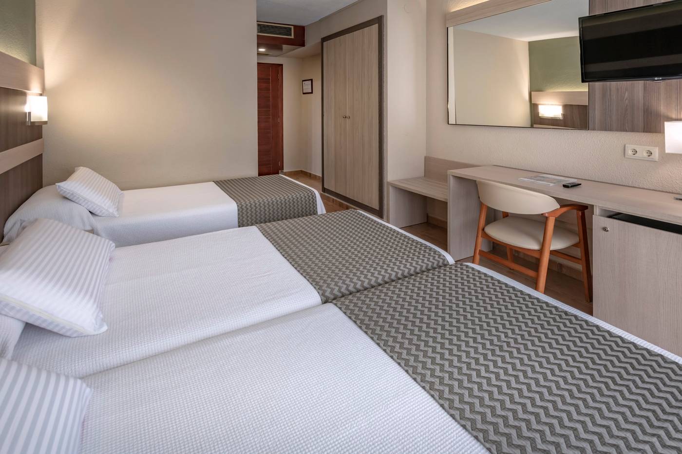 4R-Playa-Park-Room-31