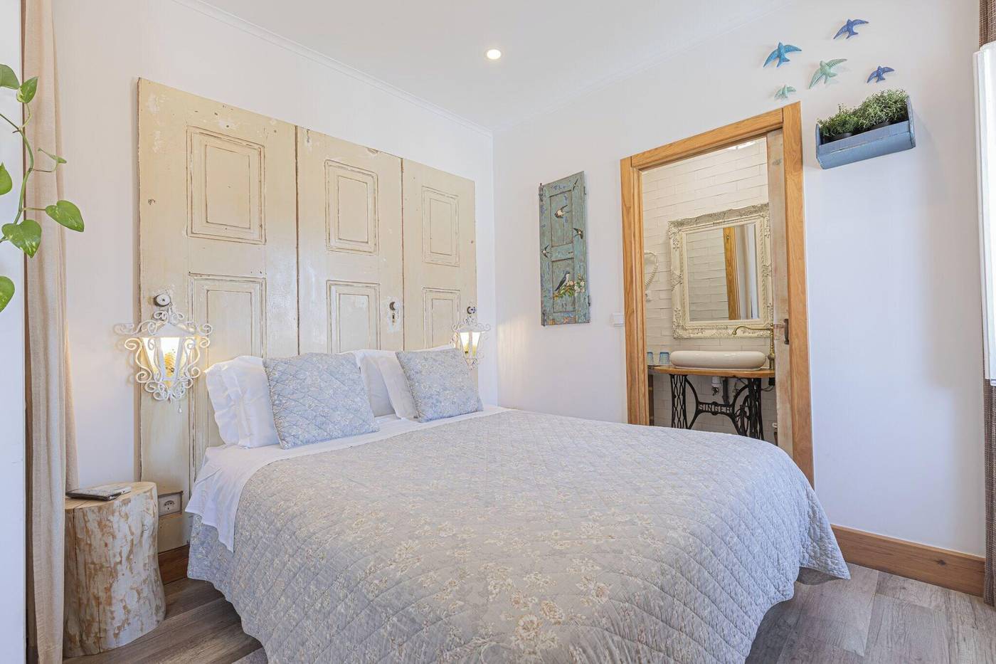 Ninho-Saloio-Room-22