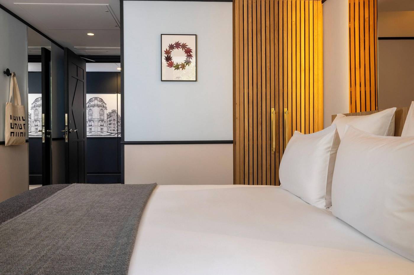 Quinzerie-Hotel---Tour-Eiffel-Room-35