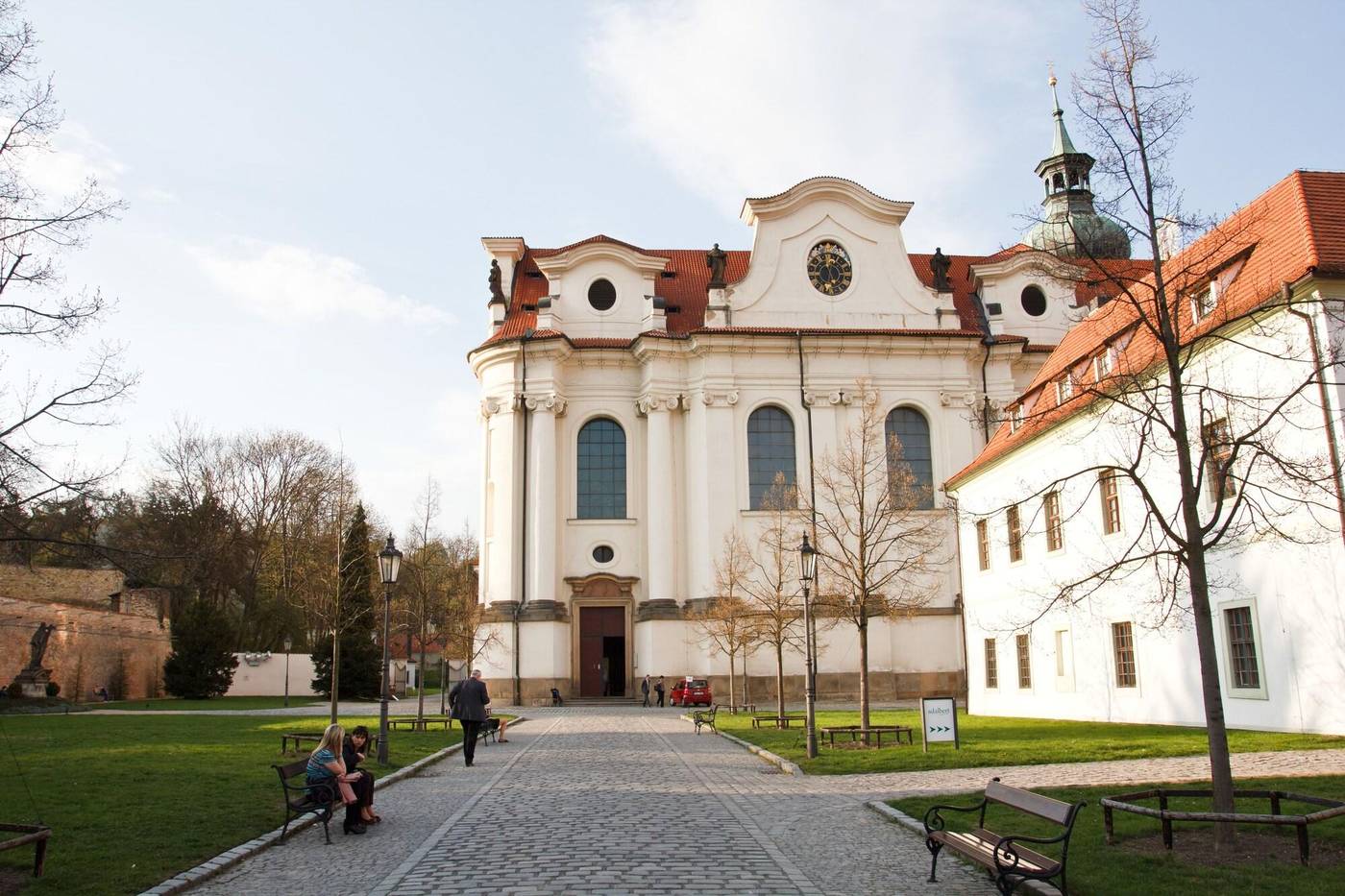 Adalbert-Brevnosky-Klaster-General-view-34