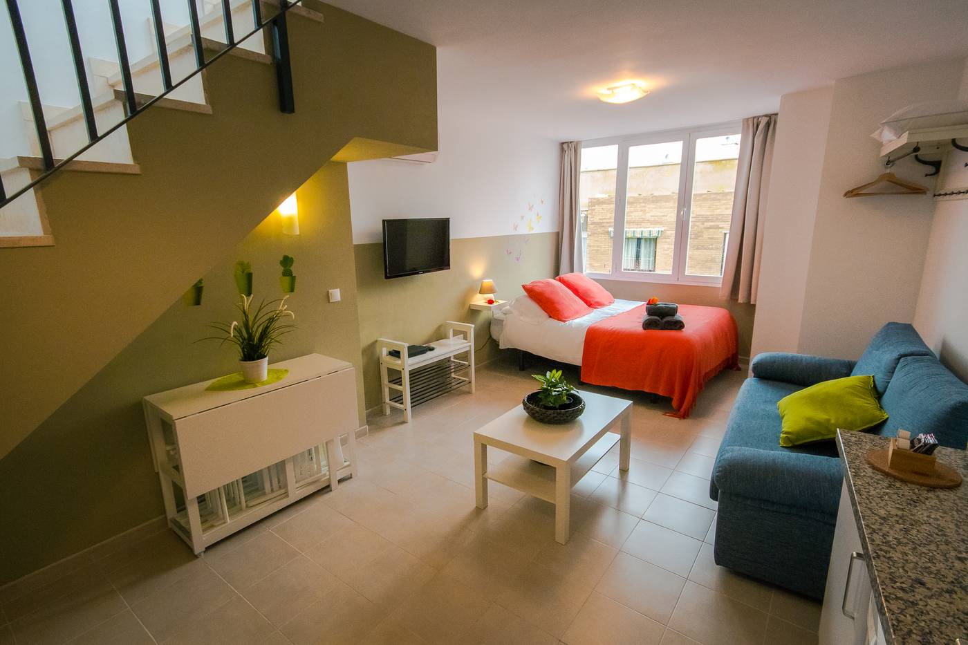 Holidays2Malaga-Studios-Mena-Room-7