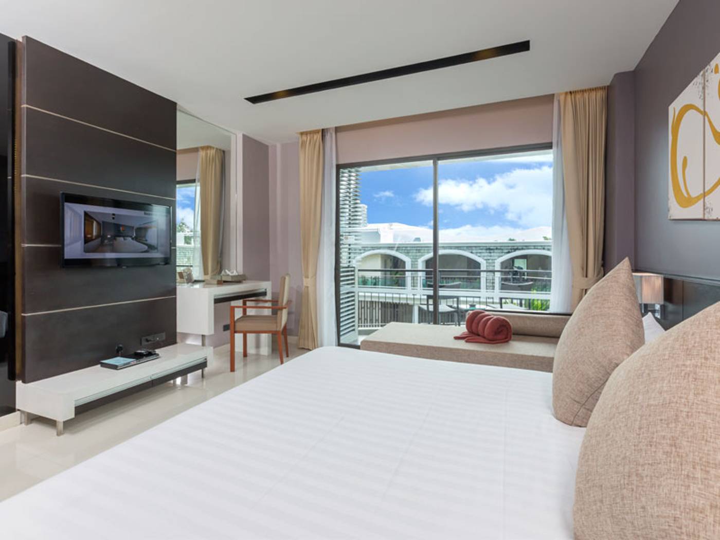 The-Charm-Resort-Phuket-Room-16