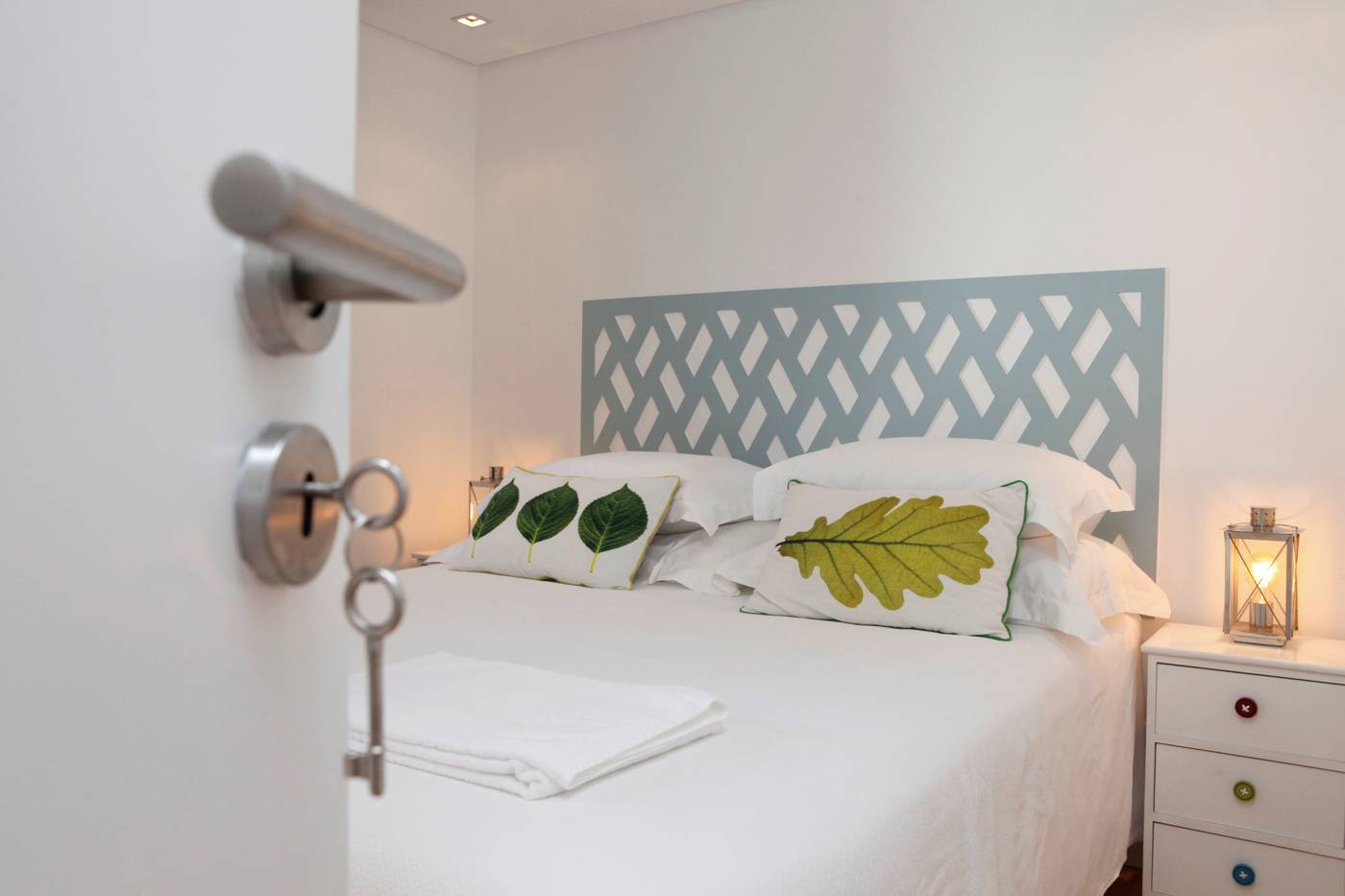 Alfama-Yellow-House-Room-36