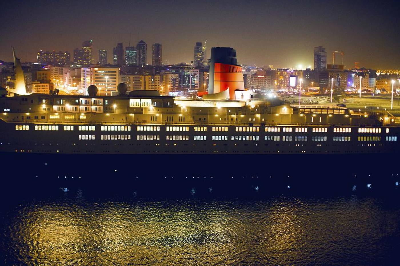 Queen-Elizabeth-2-Hotel-General-view-6