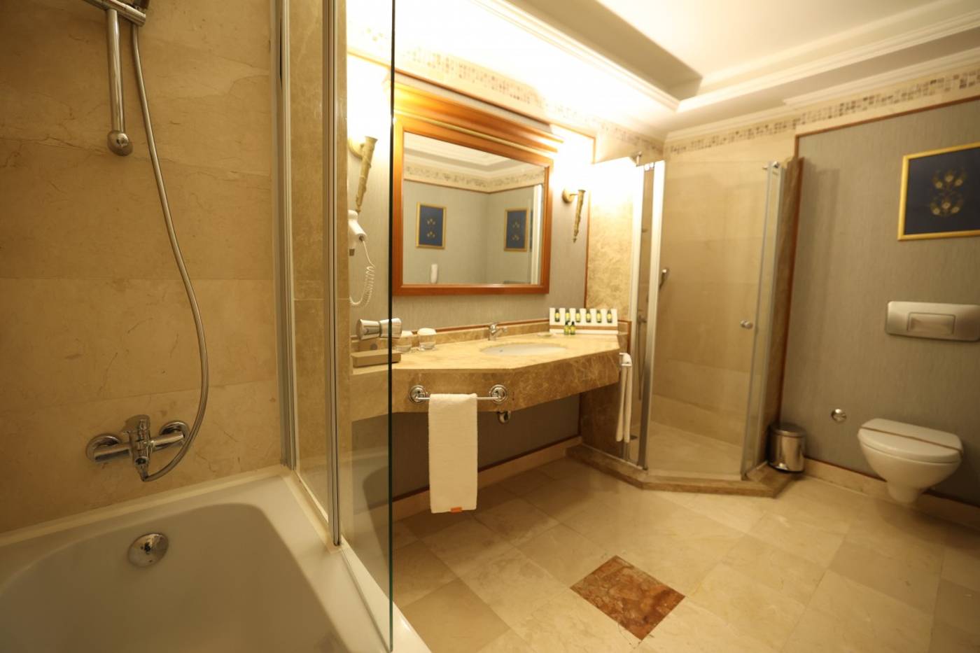 Nirvana-Dolce-Vita-Room-29