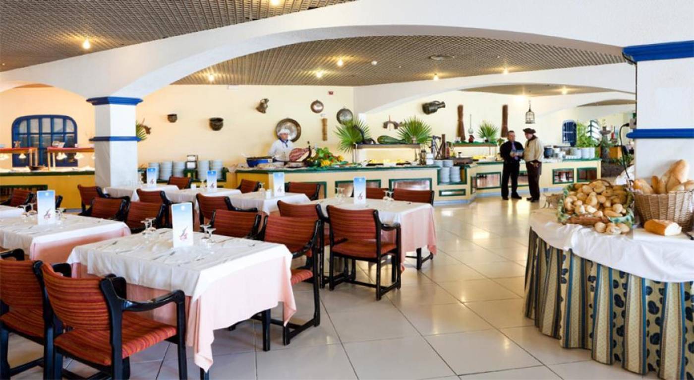 Elba---Premium-Suites---Adults-Only-Restaurant-36