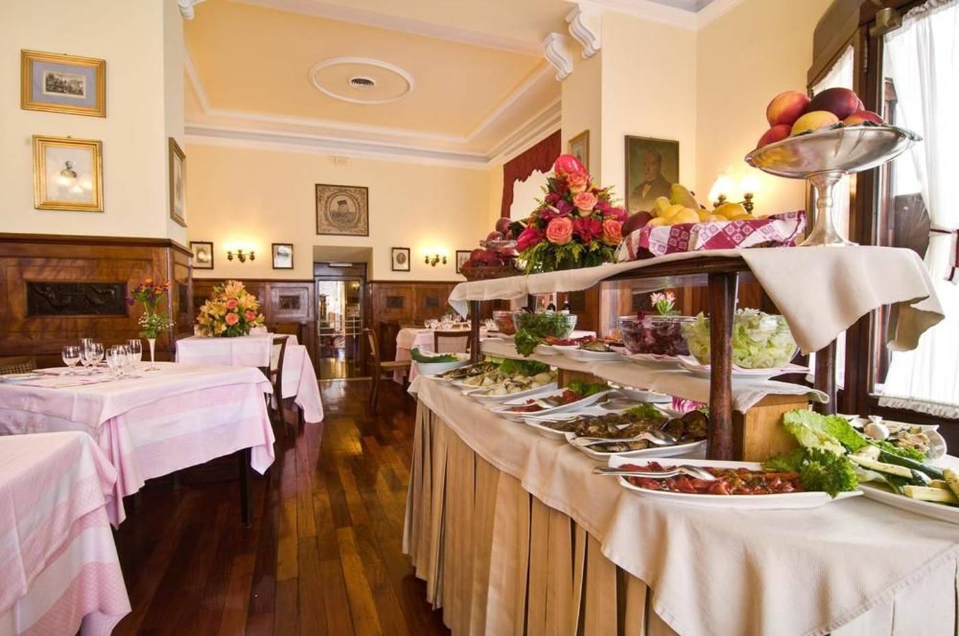 Bettoja-Hotel-Massimo-d-Azeglio-Restaurant-48