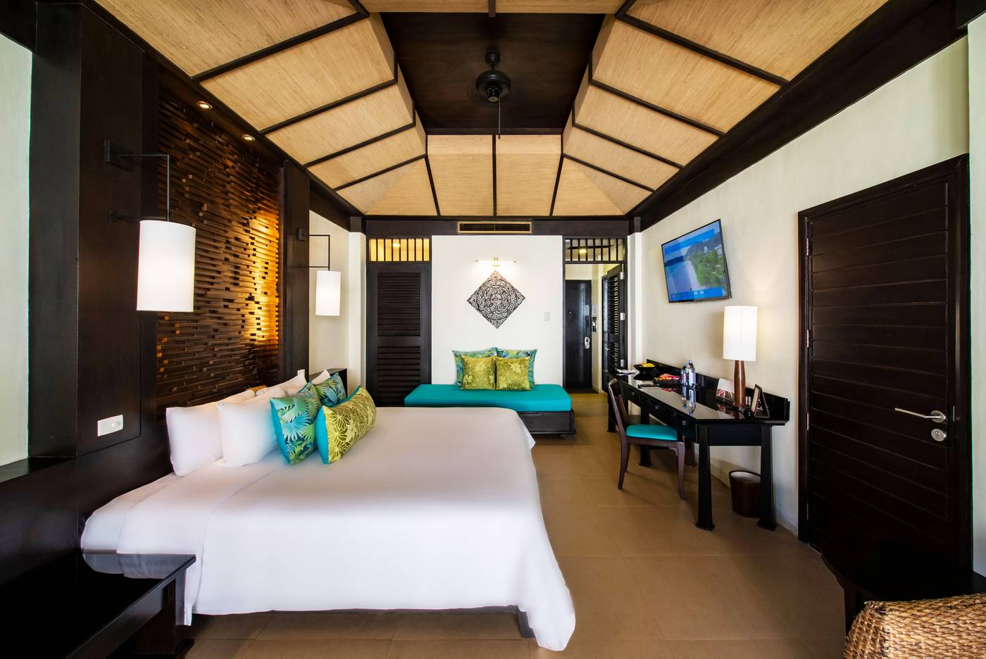 Impiana-Resort-Patong-Phuket-Room-17