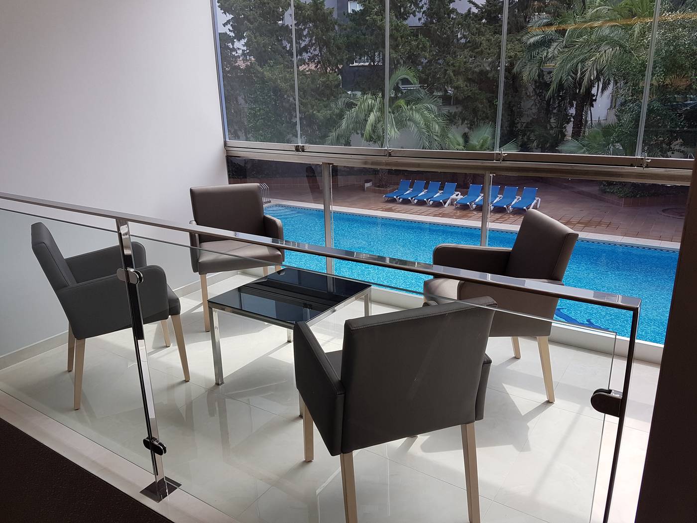 Perla-Hotel-Lobby-17