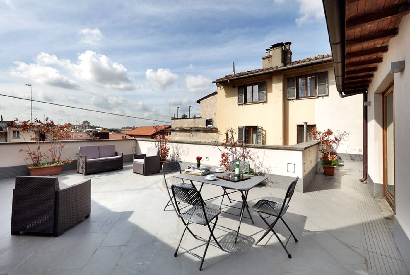 International-Palace-General-view-39