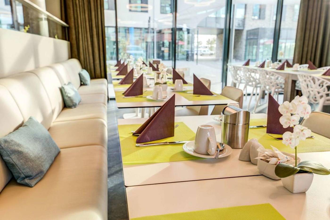 Hey-Lou-Hotel-Monheim-am-Rhein-Restaurant-21