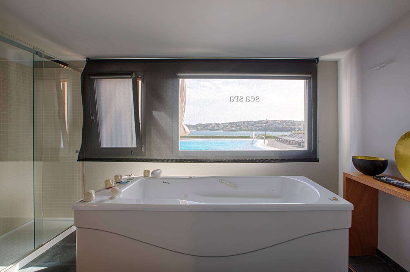 Artiem-Carlos-III-Sports-and-Entertainment-25