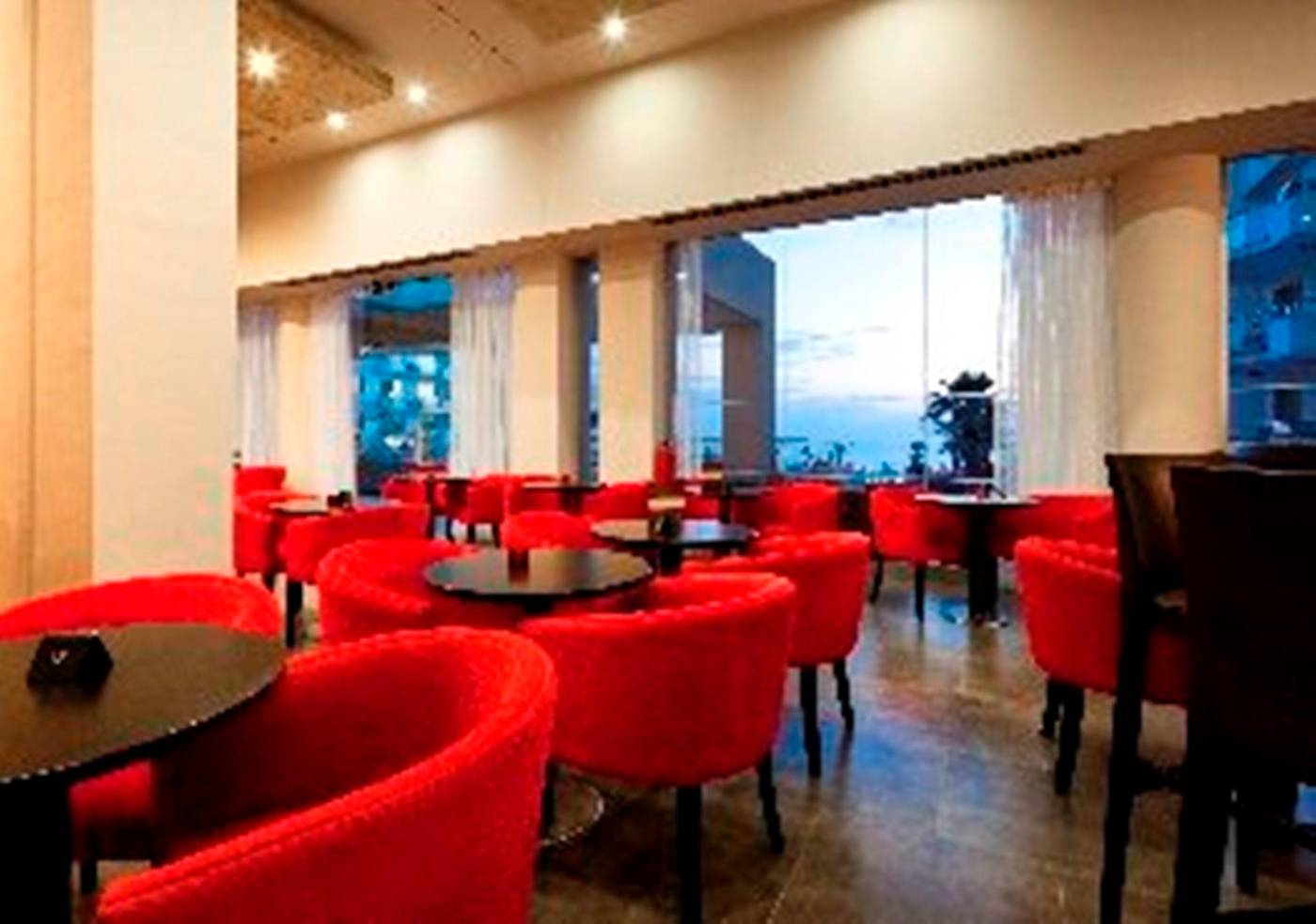 Capital-Coast-Resort-and-Spa-Bar-27