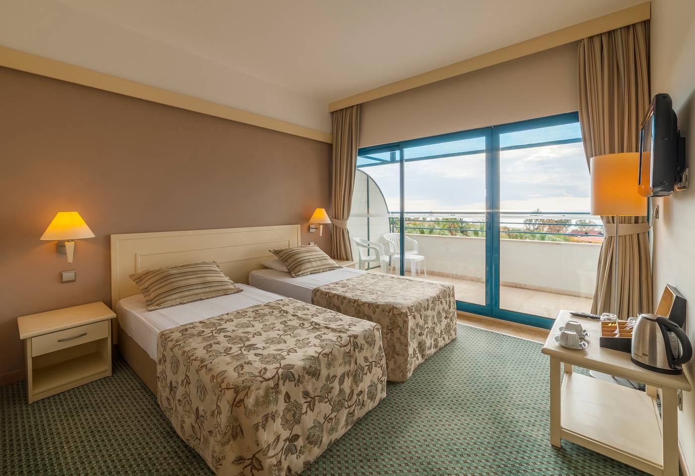 Sunrise-Resort-Hotel-Room-24