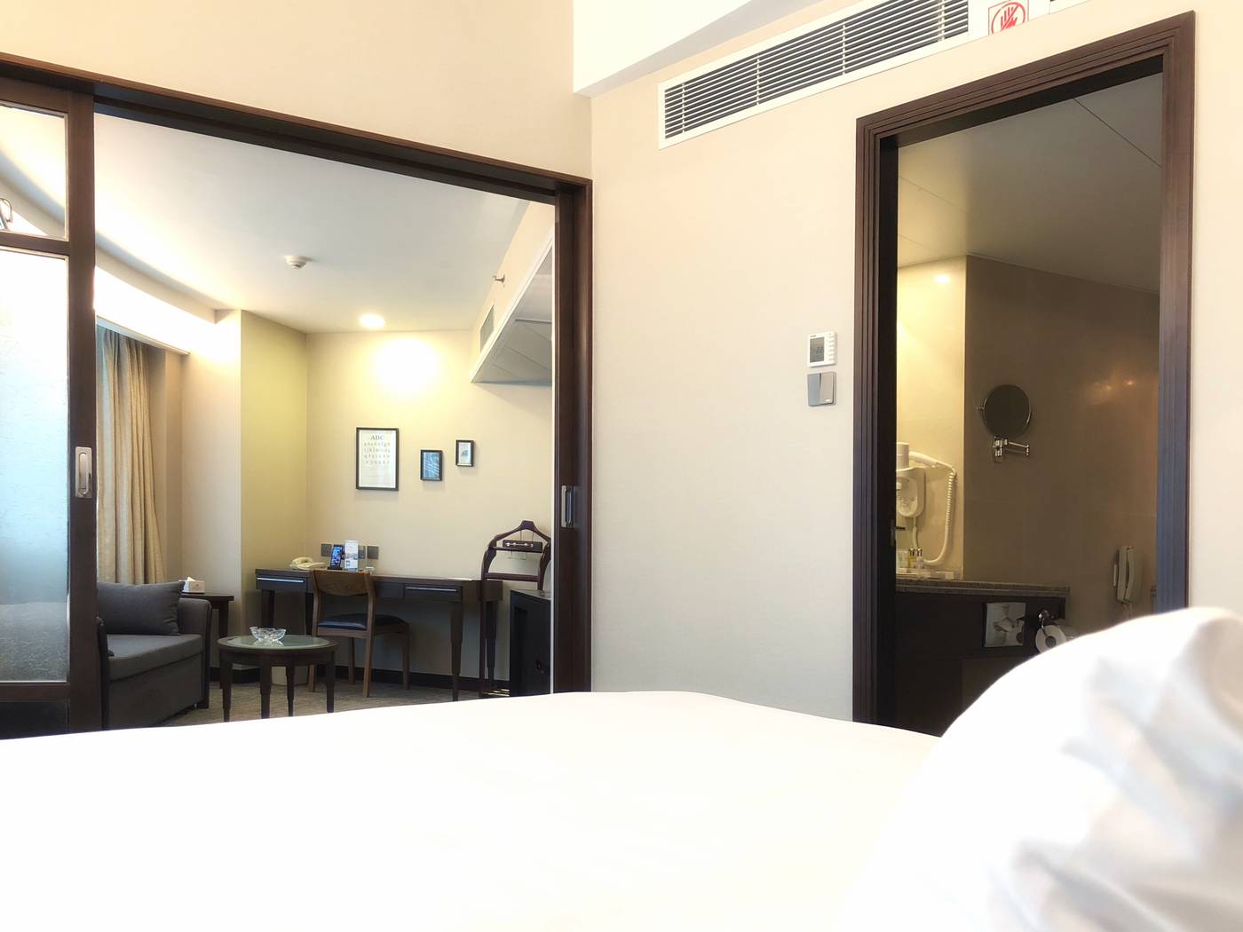 South-Pacific-Hotel-Room-24