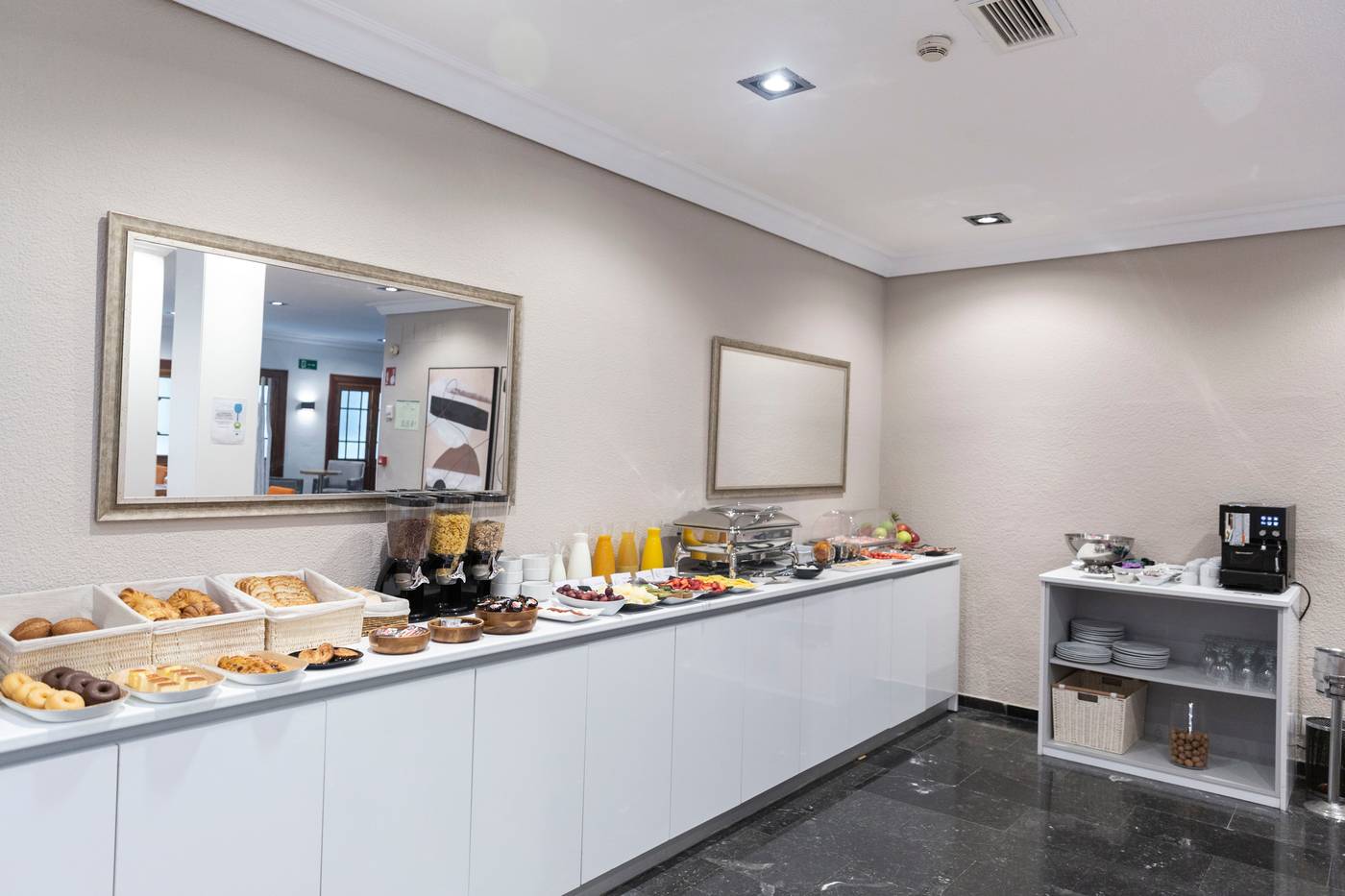 Serrano-Restaurant-27