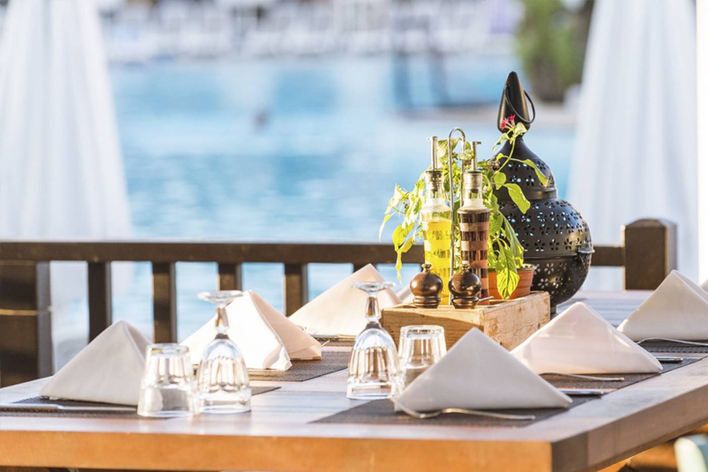 Barut-B-Suites-Restaurant-23