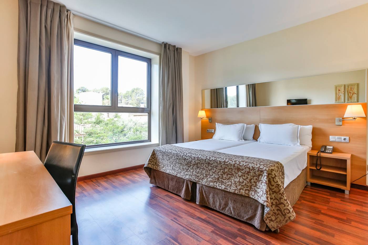 Desitges-Room-8