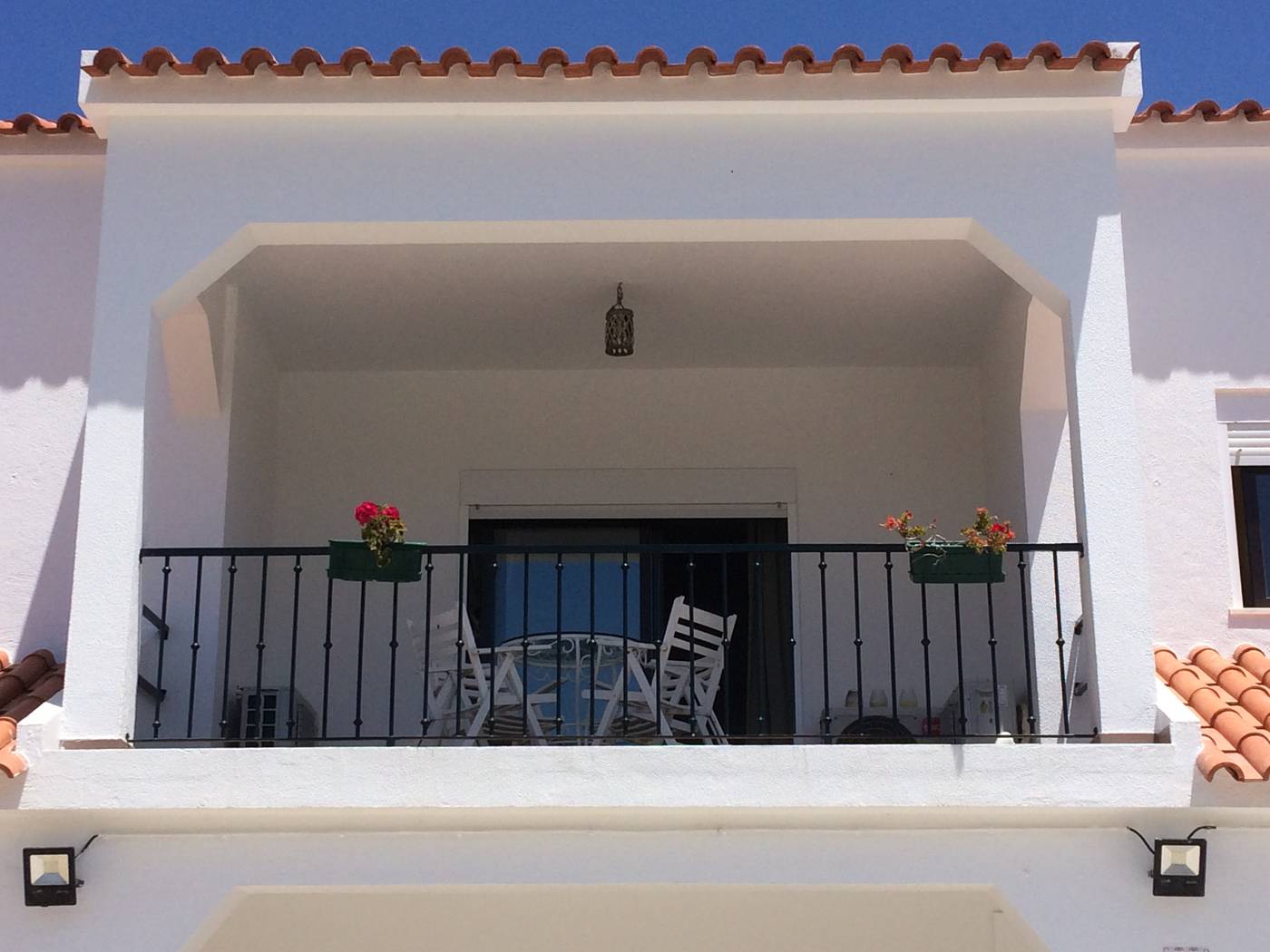 Sublime-Sun-and-Van-by-Meco-Stays-Room-3