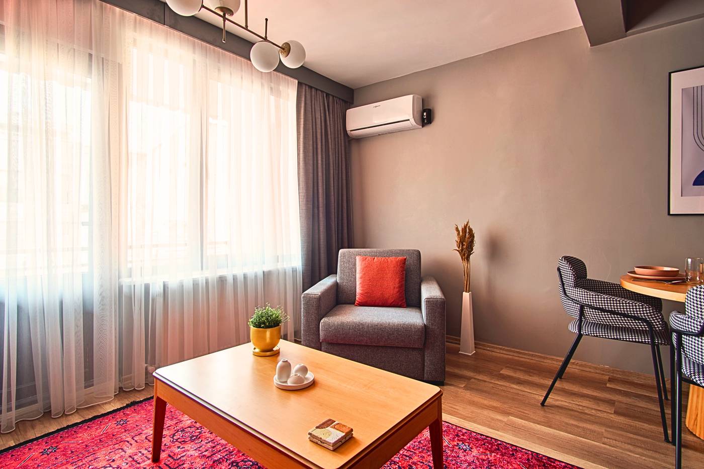 TAKS-INN-Suites-Room-37