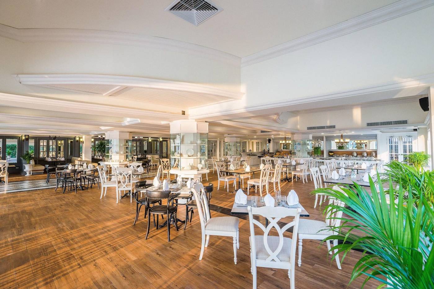 Kalanan-Riverside-Resort-Restaurant-16