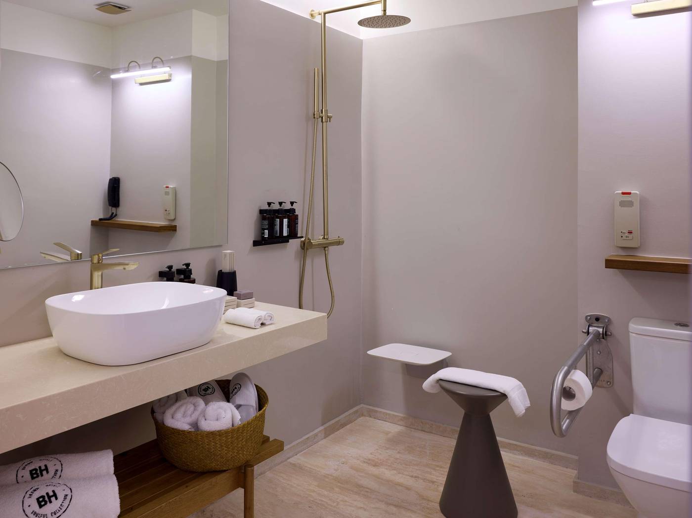 Isla-Brown-Corinthia-Resort---Spa--Curio-Collection-By-Hilton-Room-44