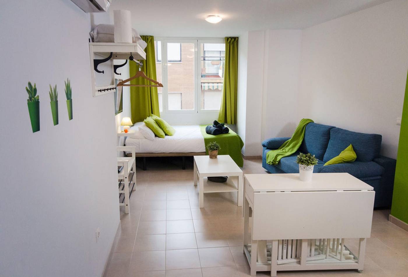 Holidays2Malaga-Studios-Mena-Room-3