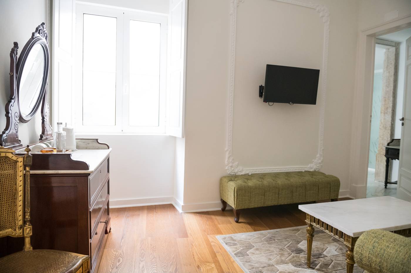 1869-PrIncipe-Real-Room-17