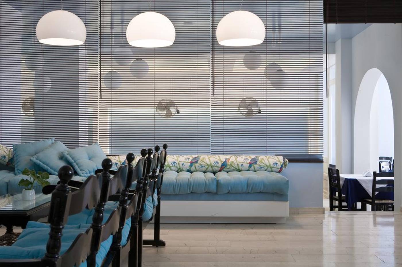 Kamari-Beach-General-view-32