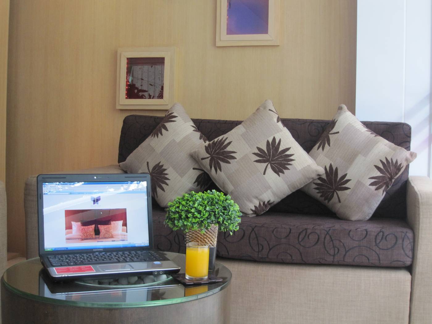 Paradiso-Boutique-Suites-Lobby-1