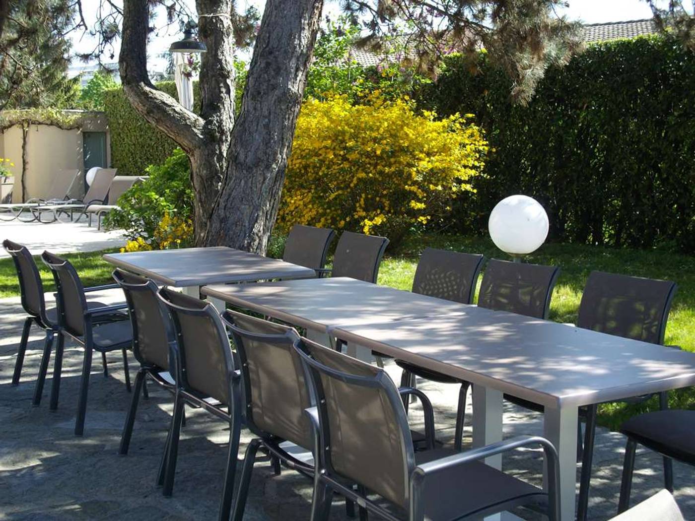 Pomo Hotel & Restaurant-France-Echirolles-General view-9