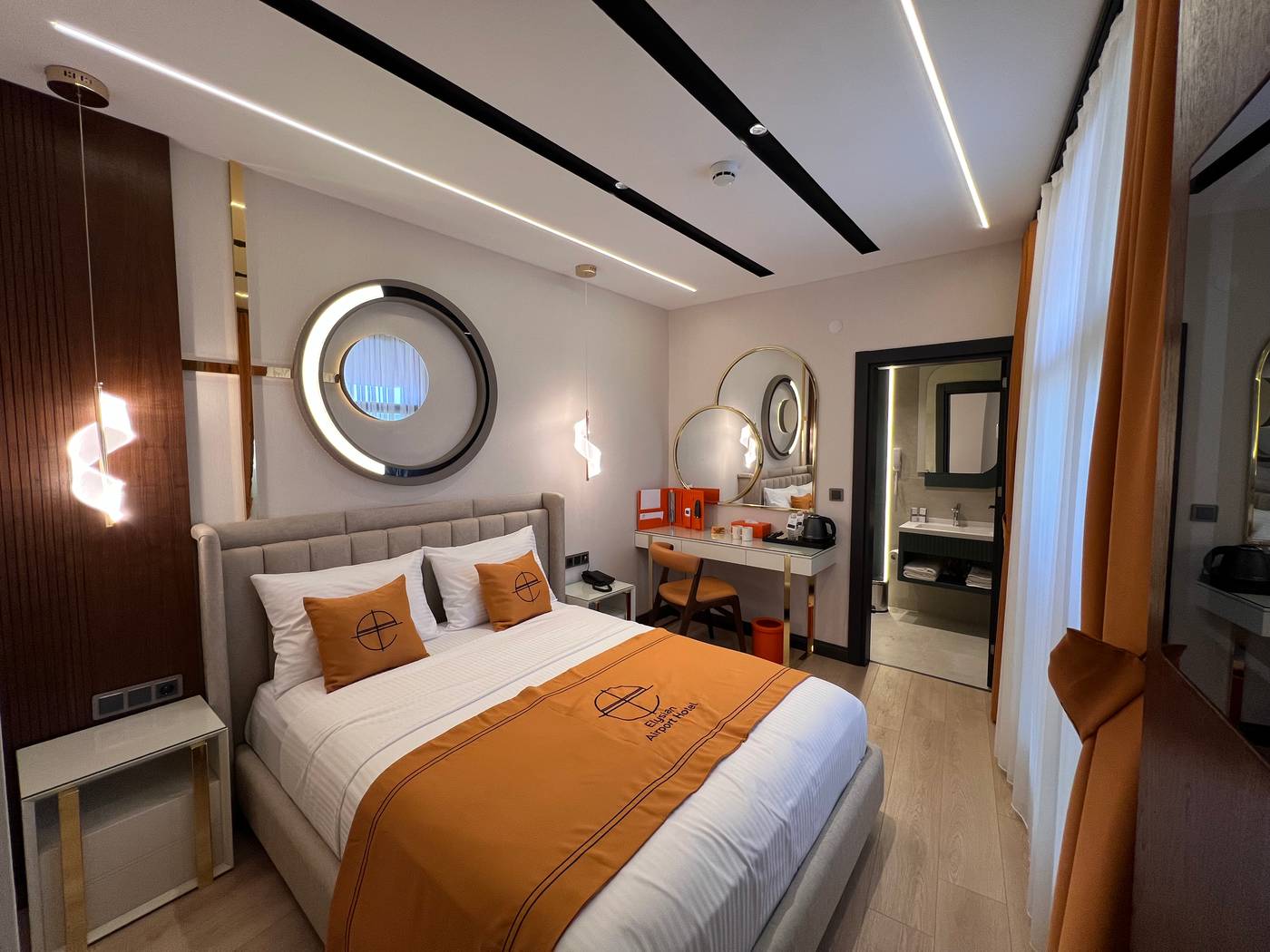 Elysian-Airport-Hotel-Room-4