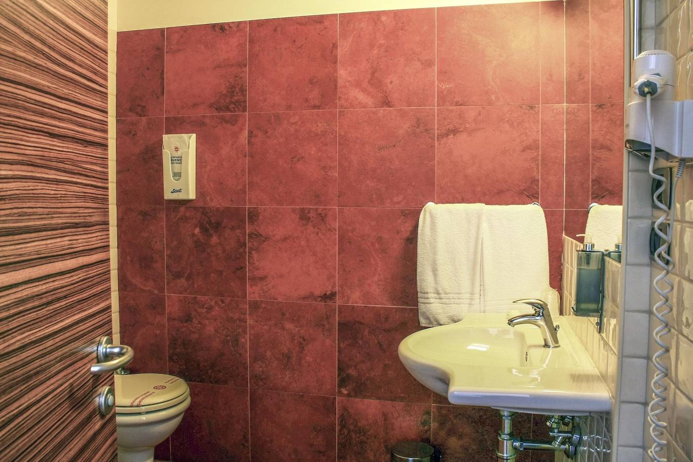 Hotel-Bed---Business-Room-15