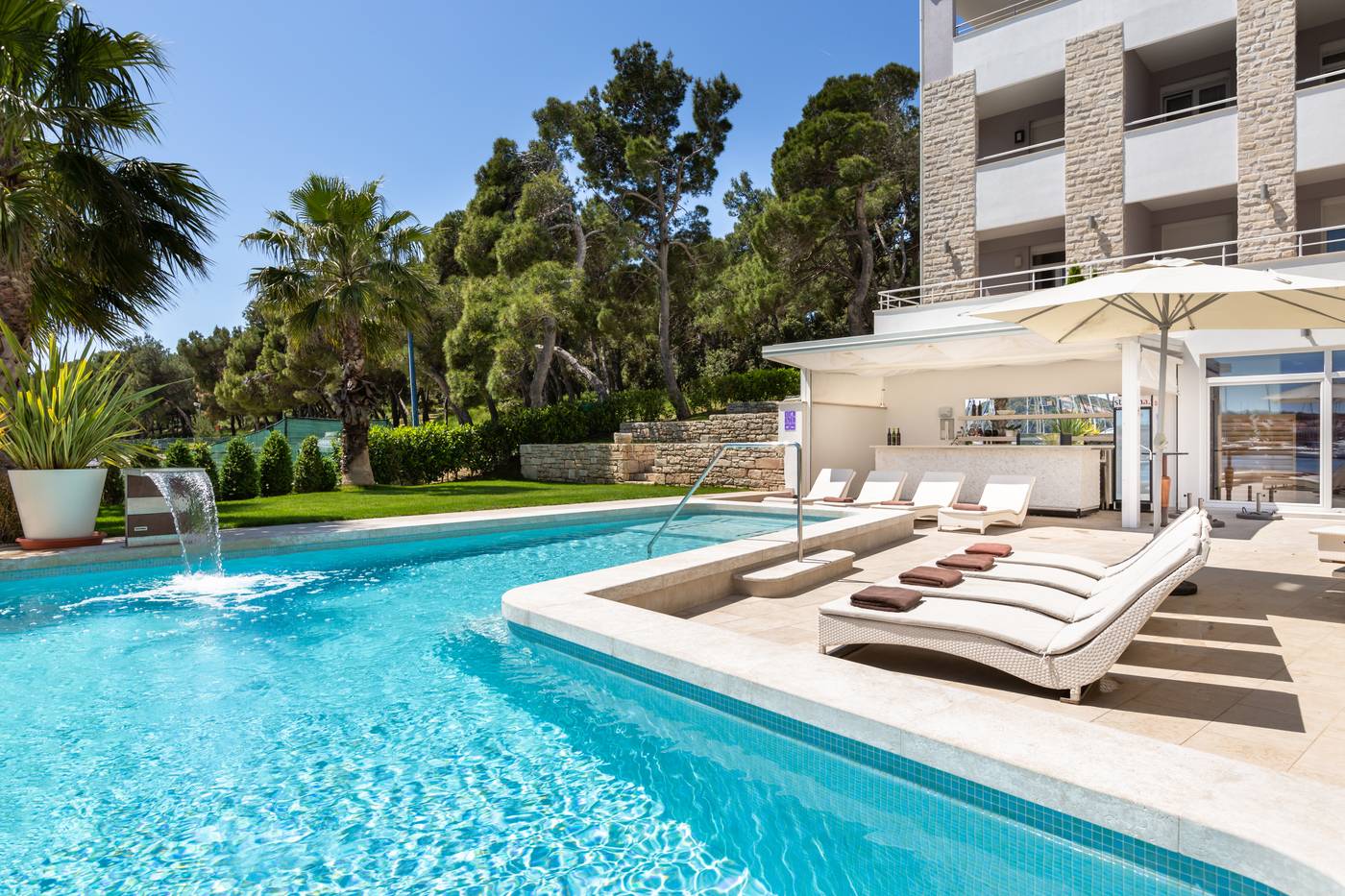 Ribarska-Koliba-Resort-Pool-2