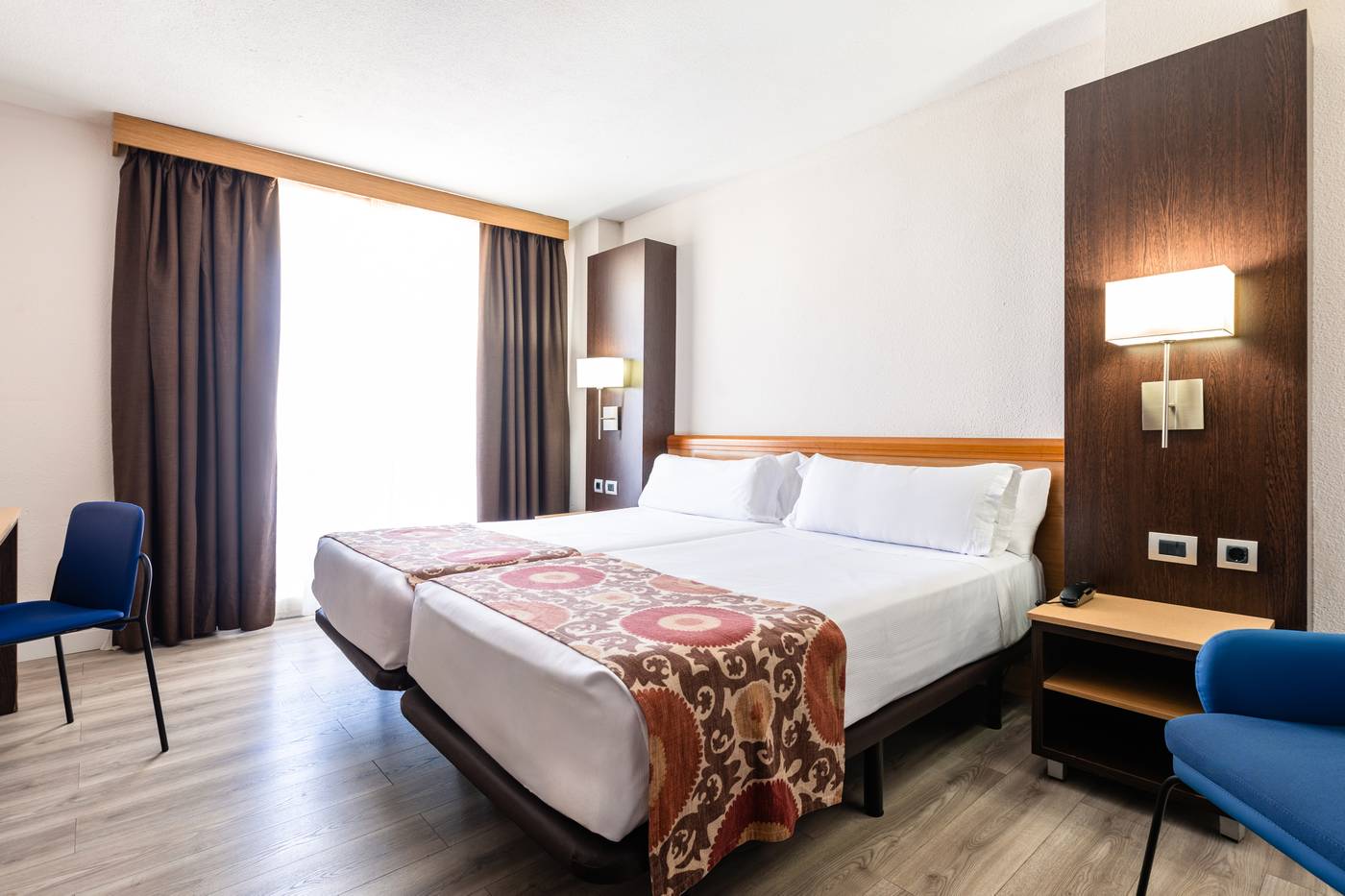 Catalonia-Oro-Negro-Room-17