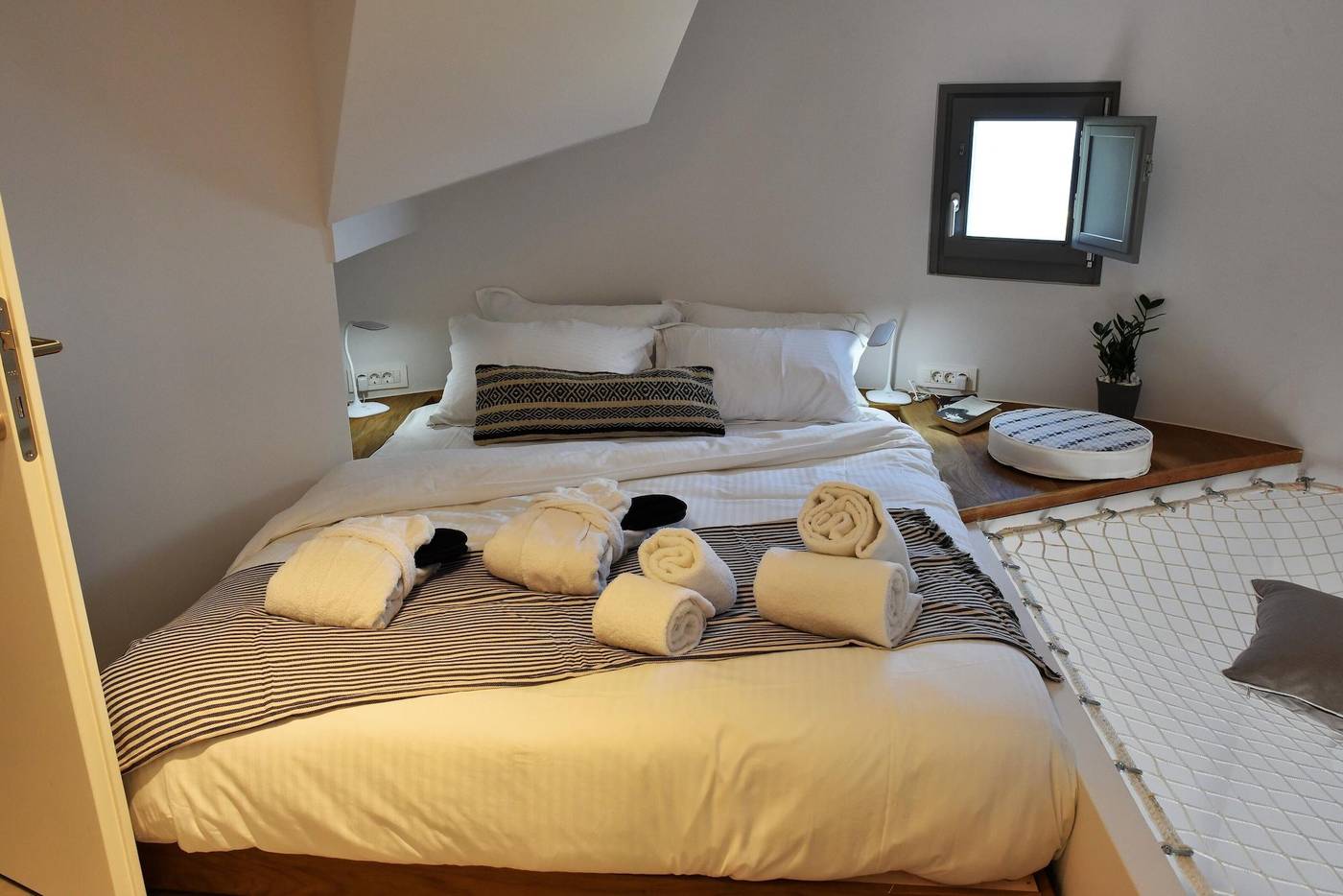 Horizon-Mills-Villas---Suites-Room-30