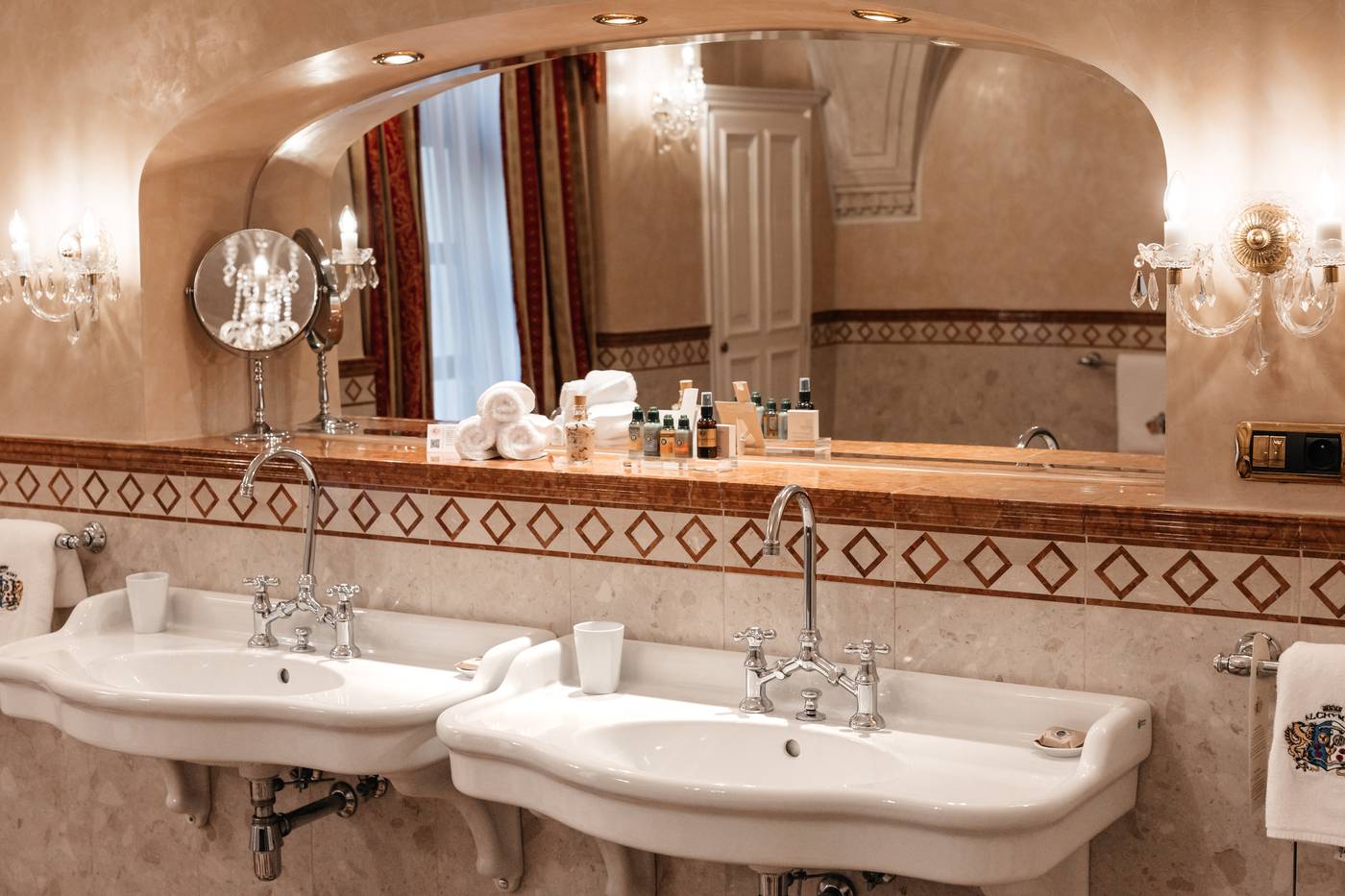 Alchymist-Grand-Hotel-And-Spa-Room-35